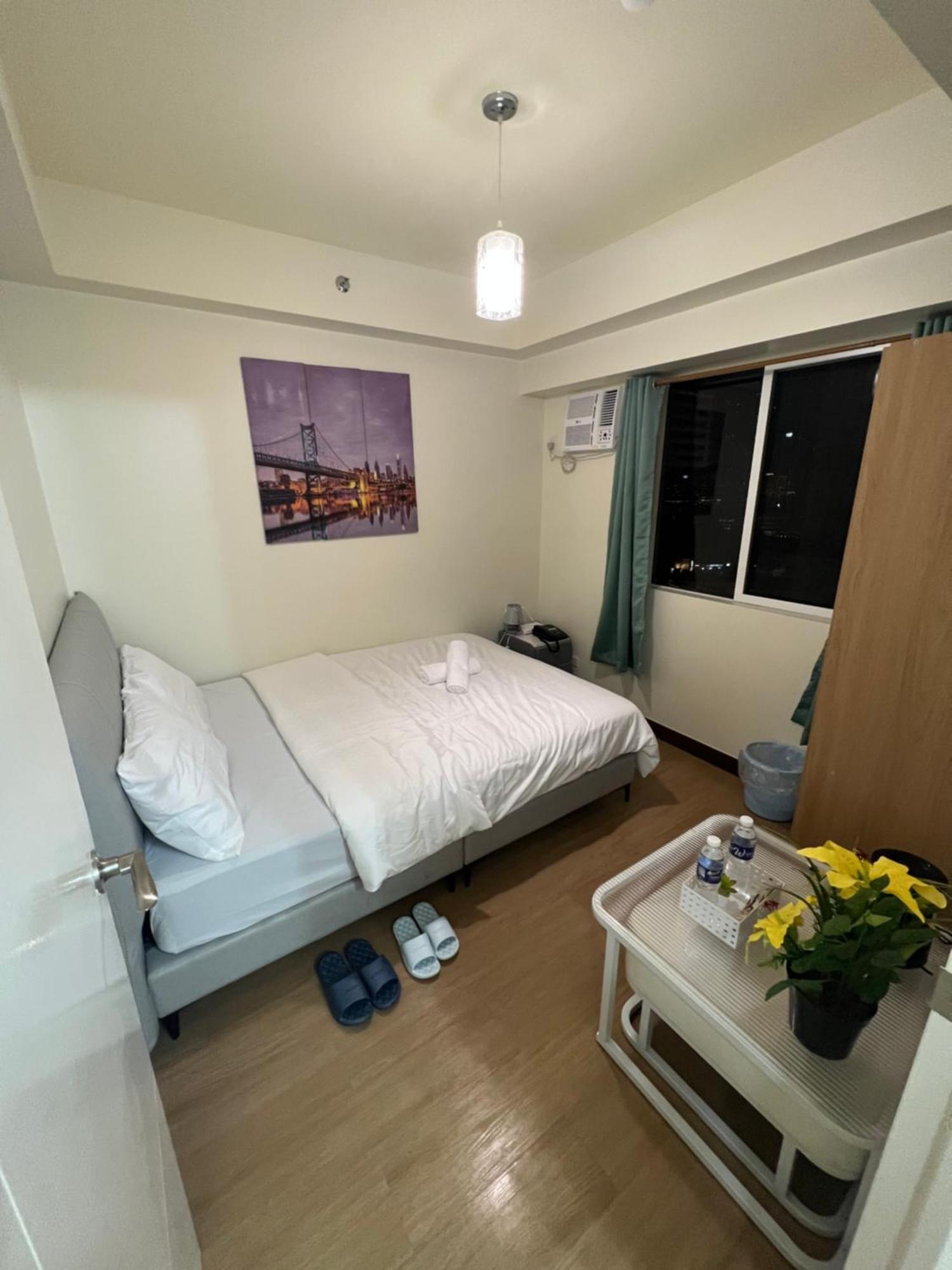Near Bgc 1br Wi-fi Netflix Balcony Skyline Apartment *