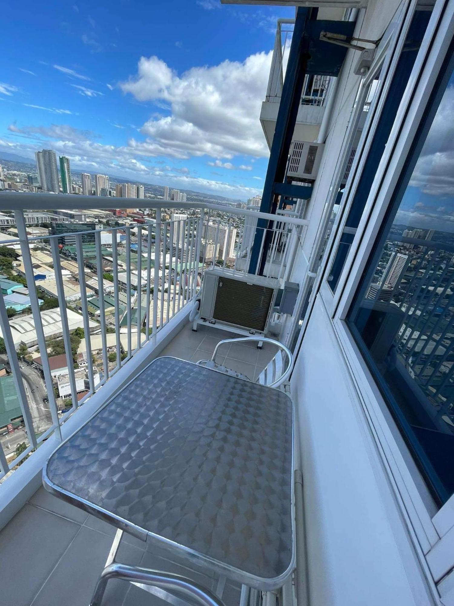 Apartment Ac Condotel @ Smdc Light Residences Manila
