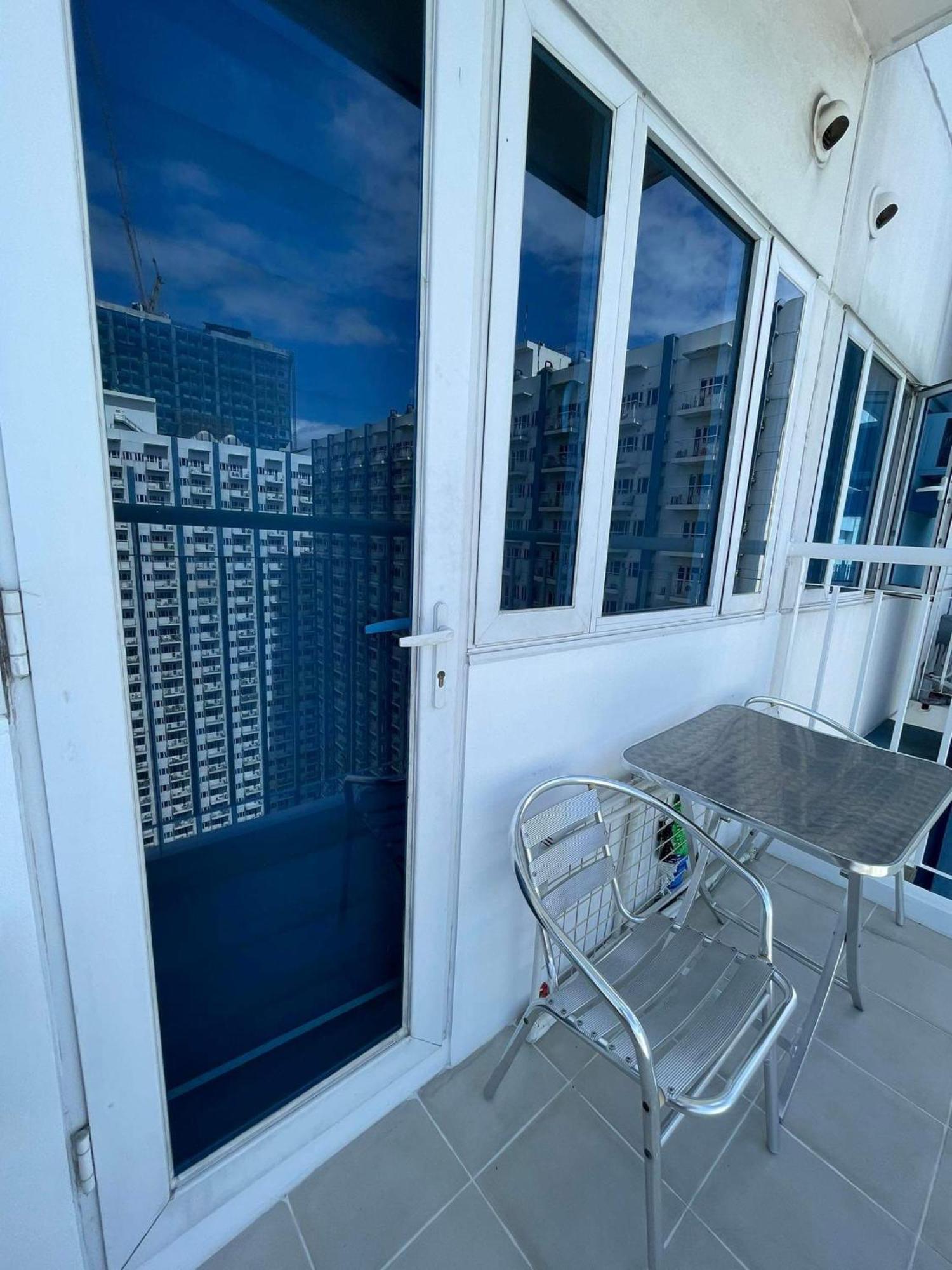 Apartment Ac Condotel @ Smdc Light Residences