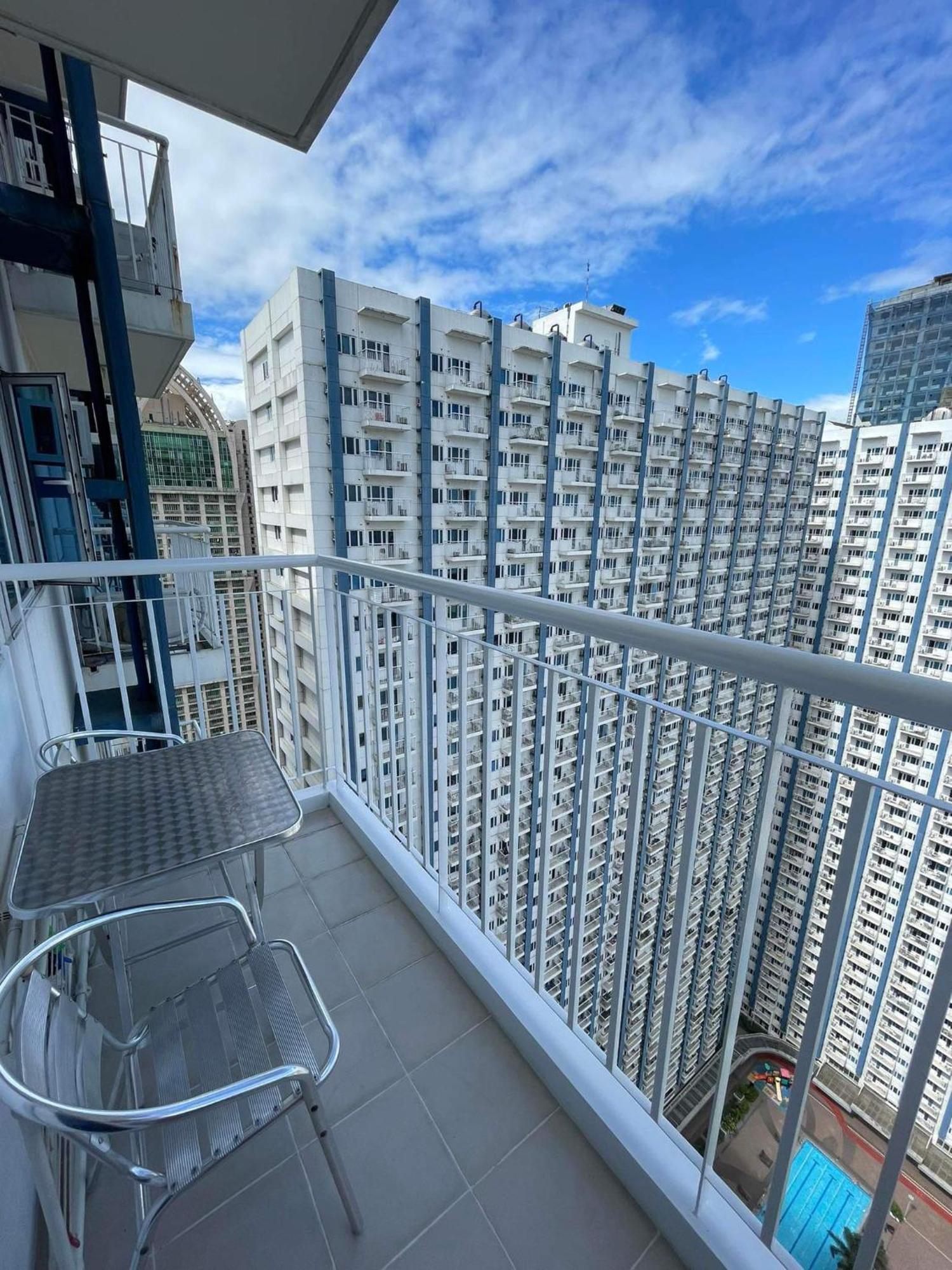 Apartment Ac Condotel @ Smdc Light Residences Manila