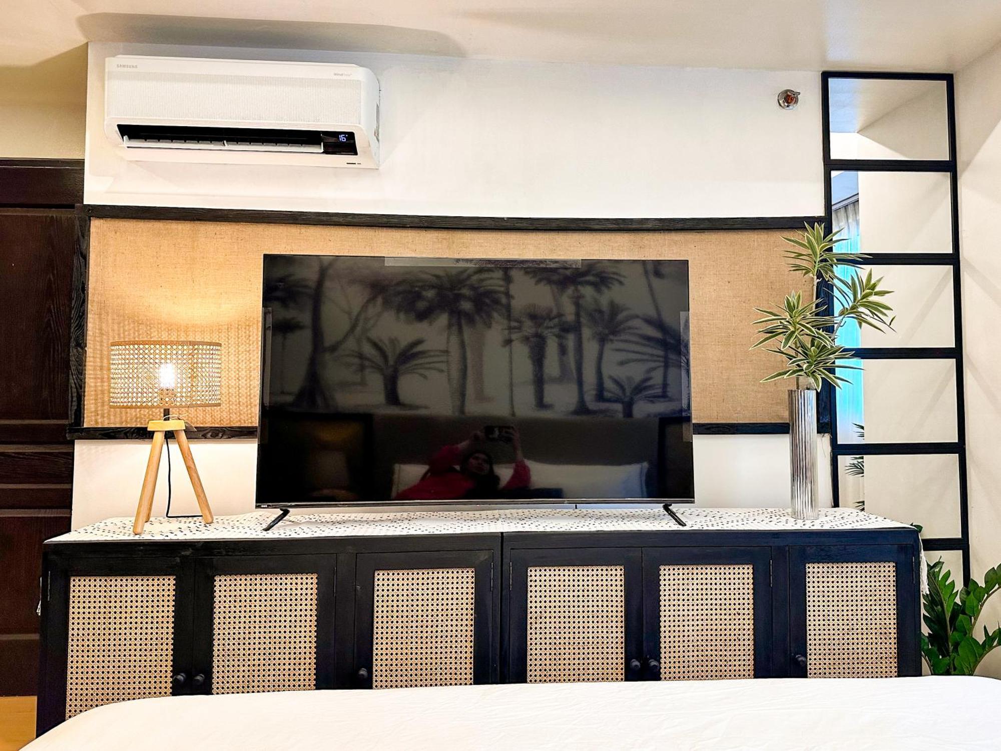 Apartment Tropical Oasis W/ The View Of Bgc + Netflix Manila