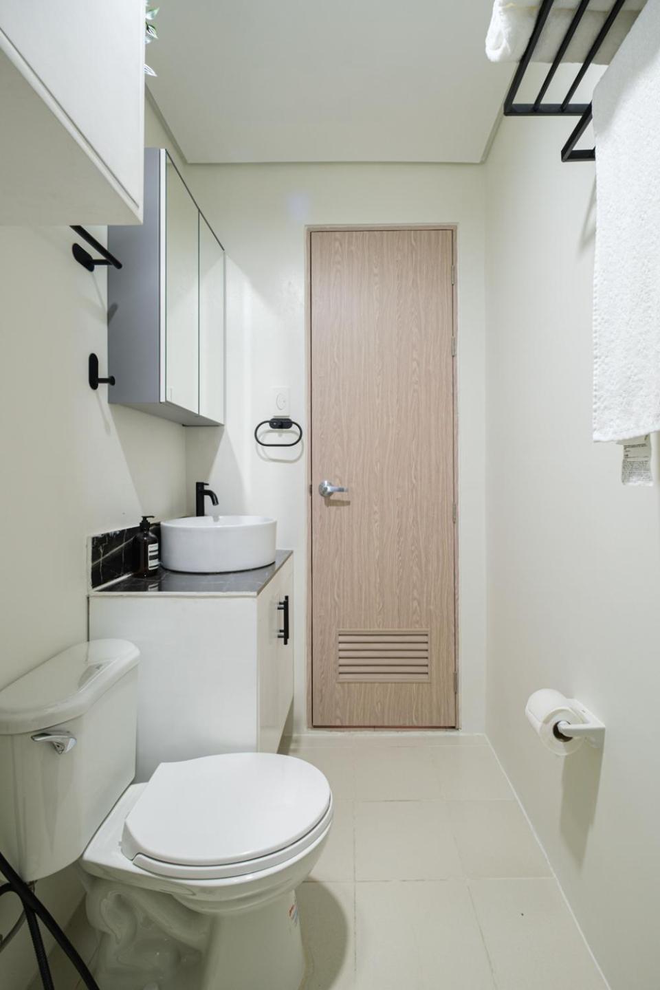 Resort-style In Quezon With Free Parking, Netflix And Smartlock Apartment