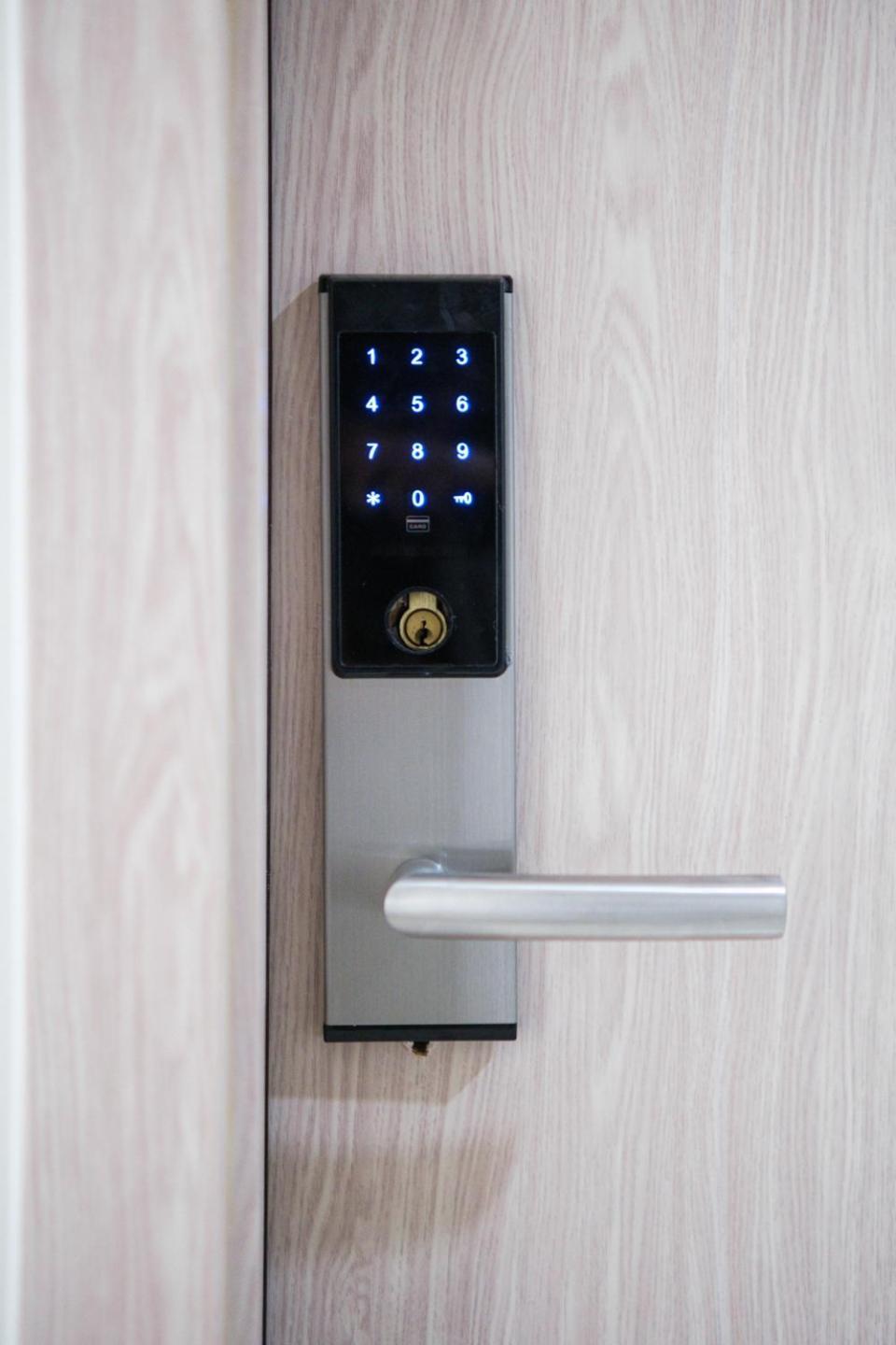 Resort-style In Quezon With Free Parking, Netflix And Smartlock