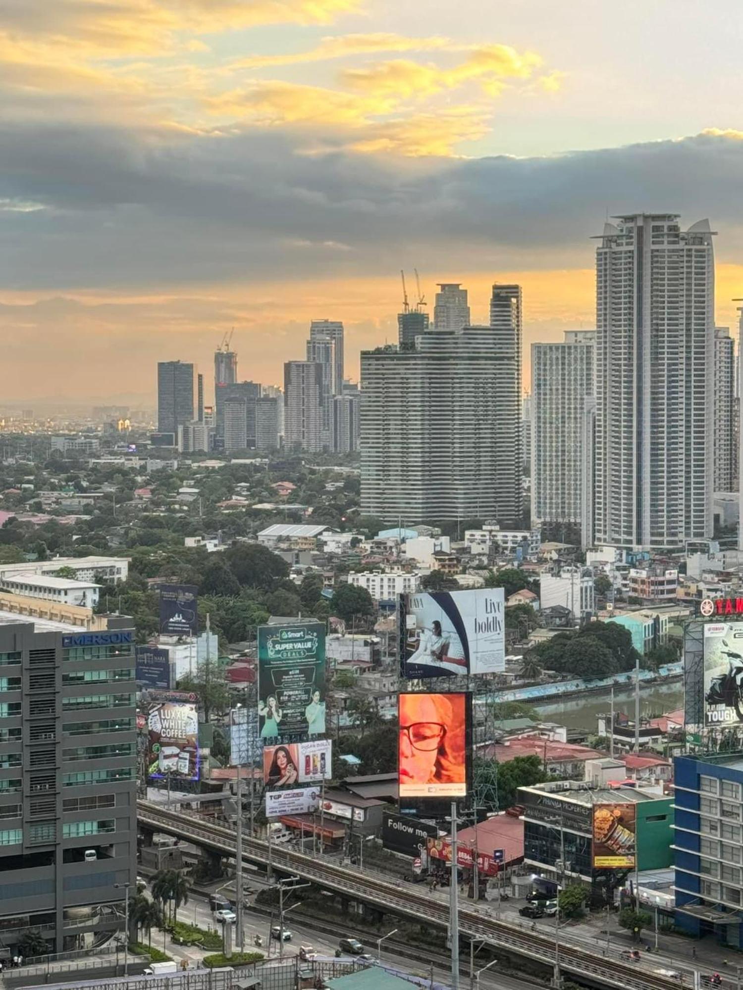 Apartment Camari Mandaluyong Staycation 2 With Ps4, 400mbps Wifi, Pool, Netflix Near Mrt Boni, Bgc, Megamall, Makati *