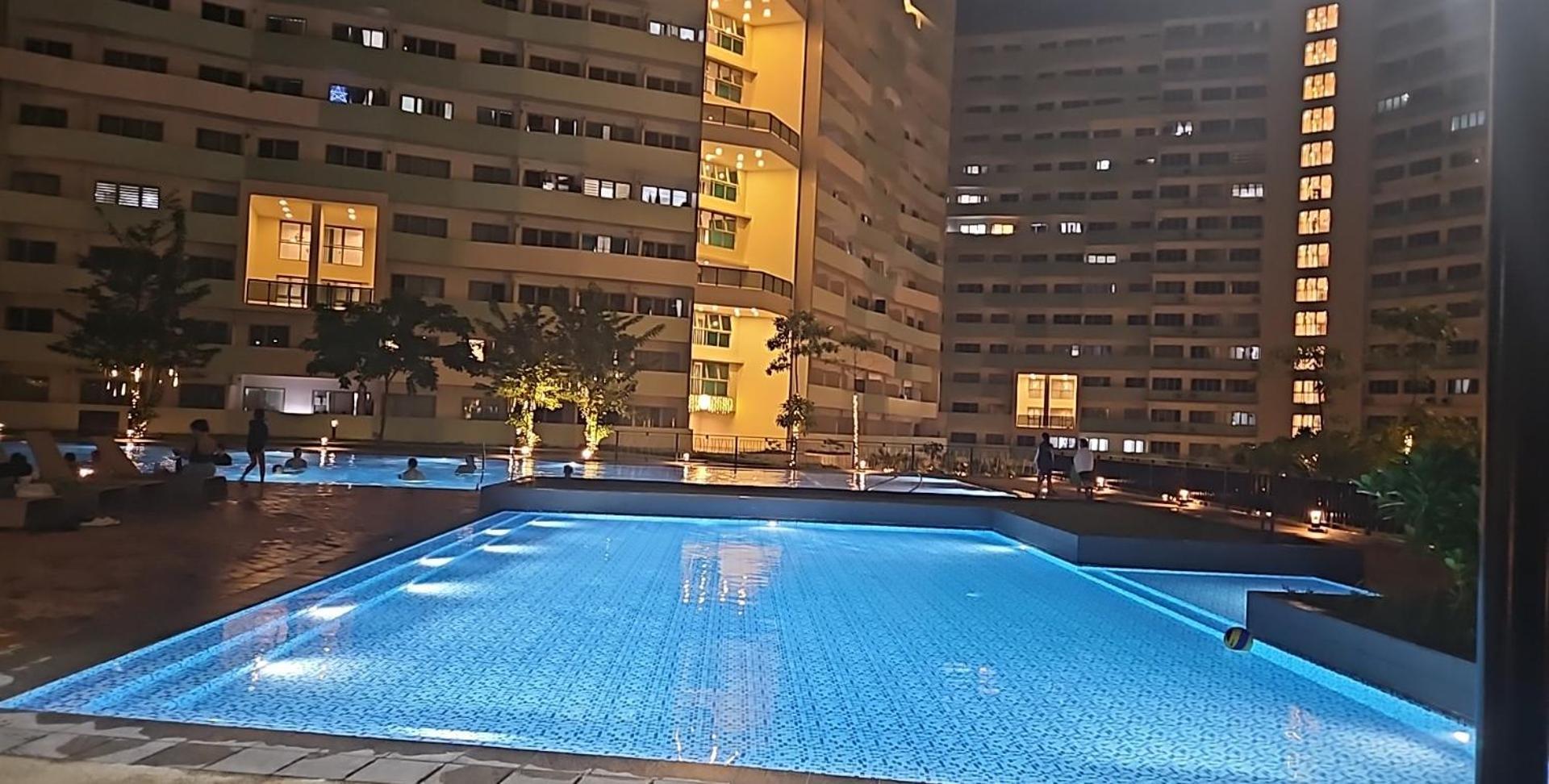Private W/ Balcony Near Batasan, Ateneo, Up, Diliman, The Residences At Commonwealth