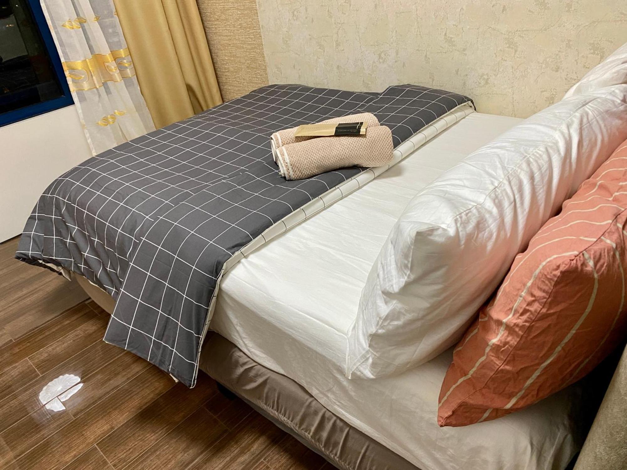Apartment Artistry In Bloom Penthouse Retreat In Air Makati Blazing Fast 300 Mbps Air Manila