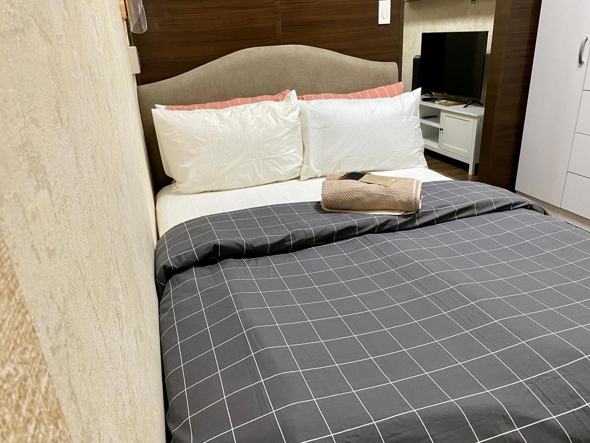 Artistry In Bloom Penthouse Retreat In Air Makati Blazing Fast 300 Mbps Air Apartment Manila