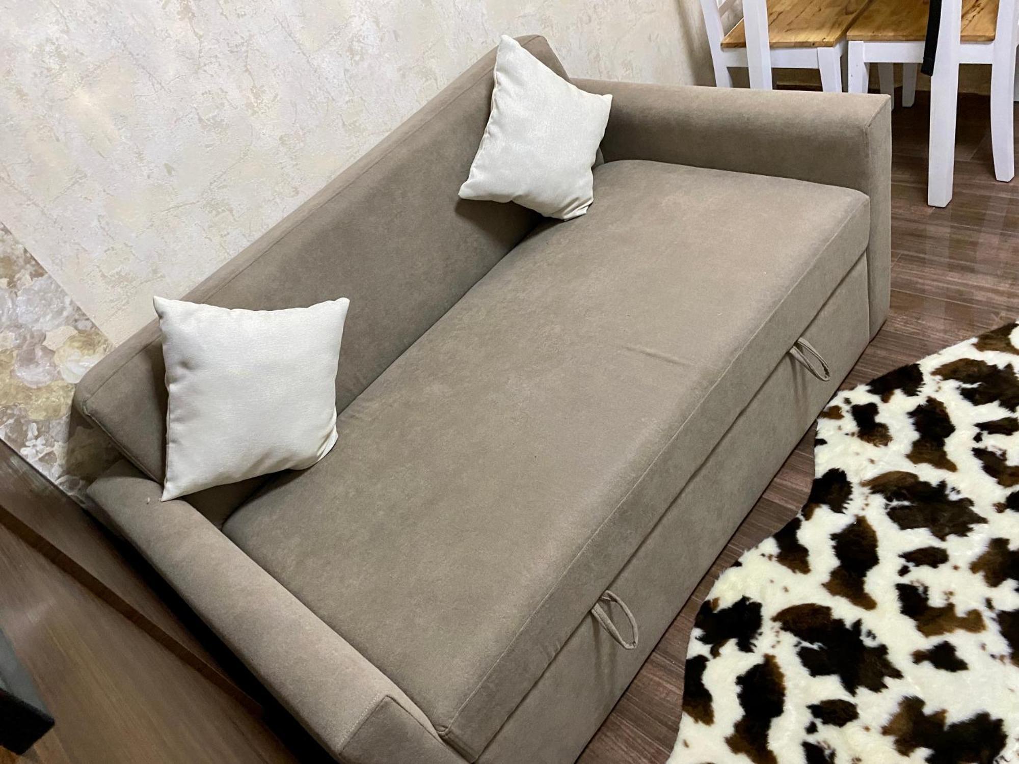 Artistry In Bloom Penthouse Retreat In Air Makati Blazing Fast 300 Mbps Air Apartment Manila