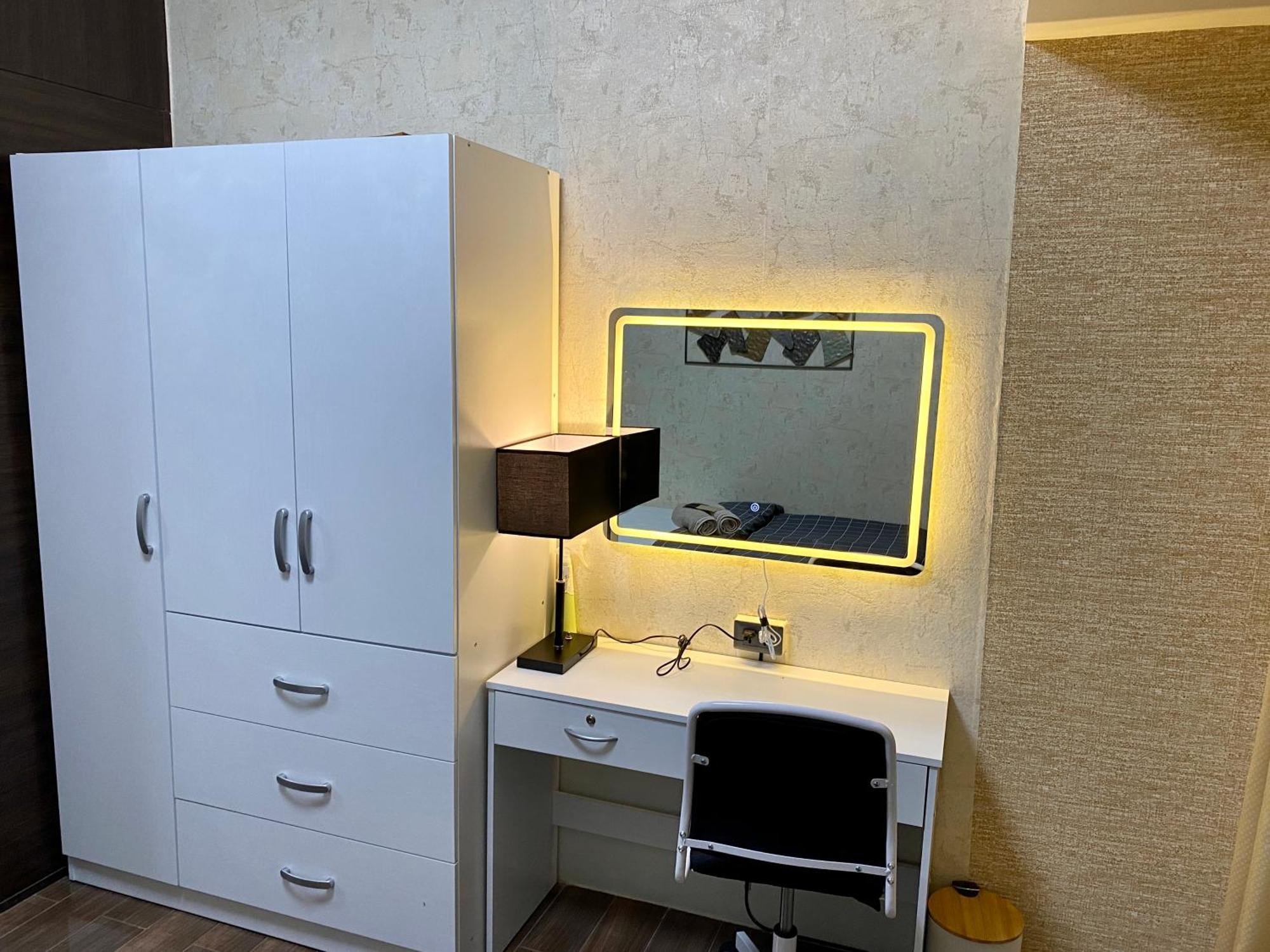 Artistry In Bloom Penthouse Retreat In Air Makati Blazing Fast 300 Mbps Air * Manila