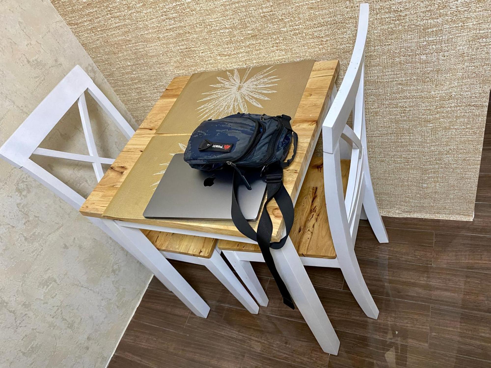 Artistry In Bloom Penthouse Retreat In Air Makati Blazing Fast 300 Mbps Air * Manila