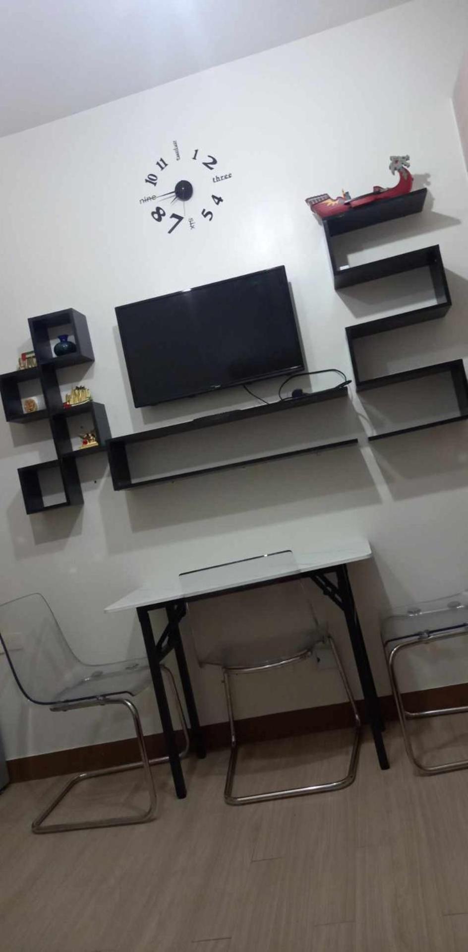 1 Bedroom Cozy Unit With Netflix & Free Wifi In Trees Residences Apartment *