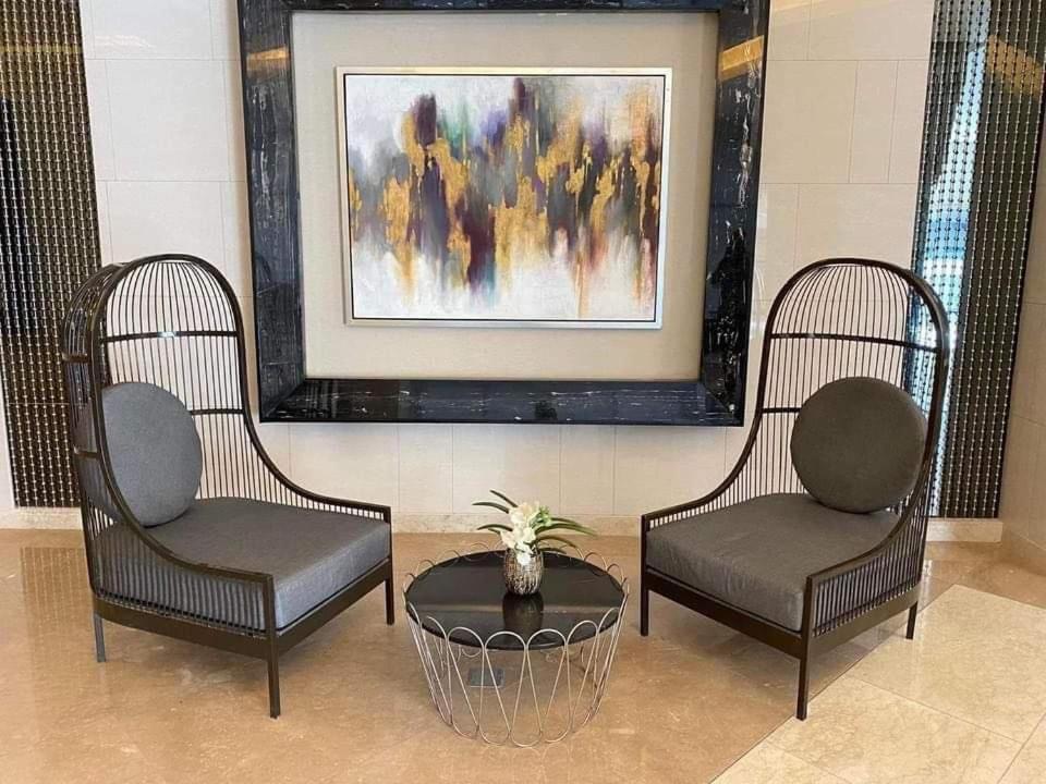 Apartment 1br W/ Balcony Near Megamall: The Admiral's Lounge Manila