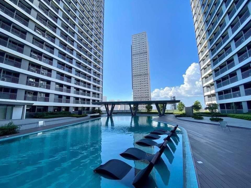 1br W/ Balcony Near Megamall: The Admiral's Lounge * Manila