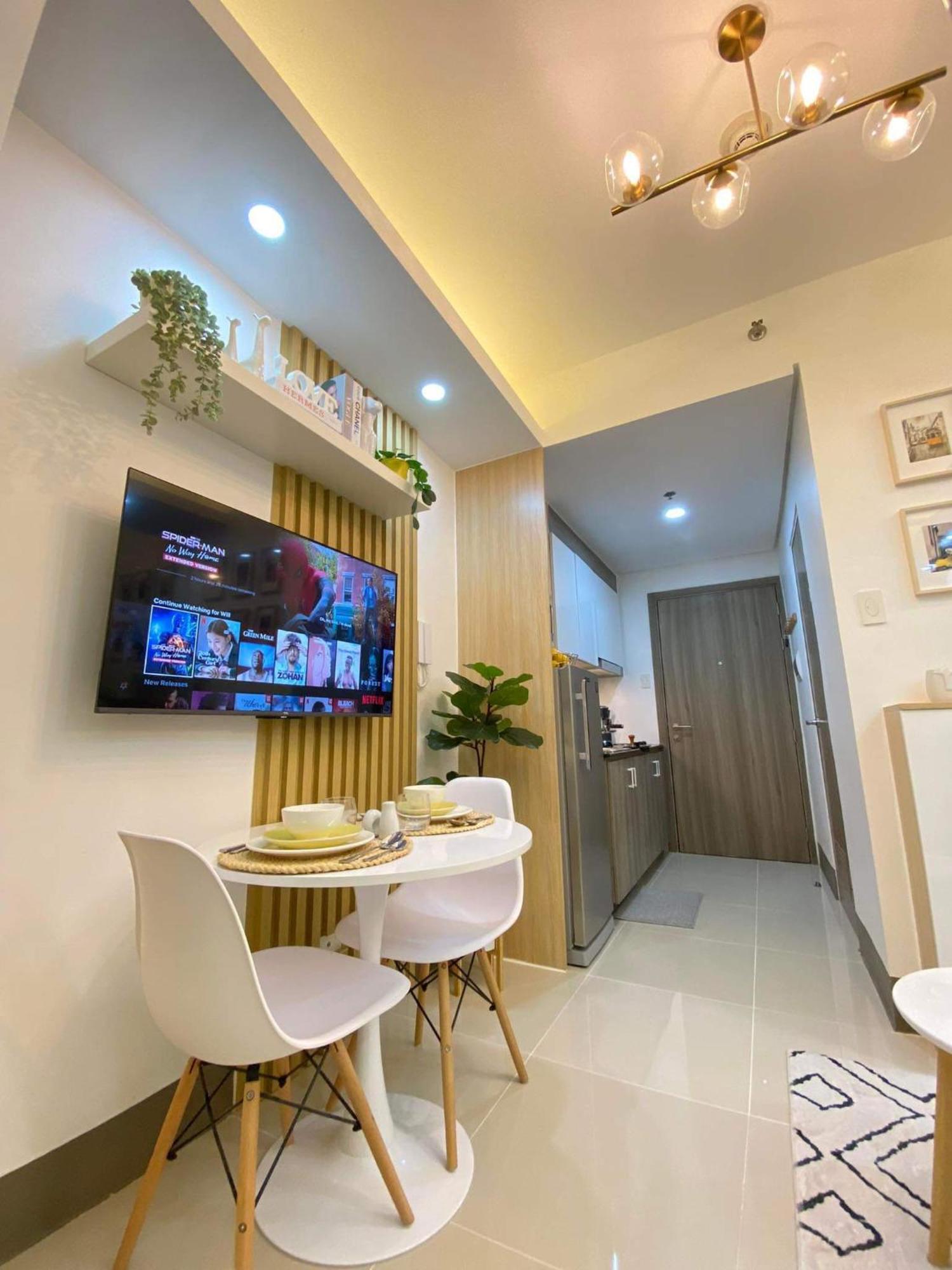 Apartment 1br W/ Balcony Near Megamall: The Admiral's Lounge *