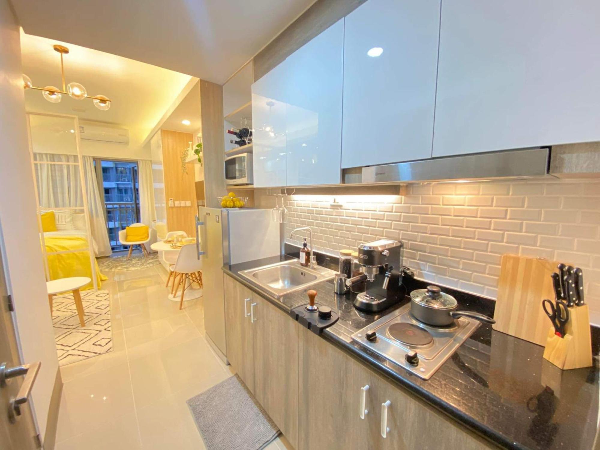 Apartment 1br W/ Balcony Near Megamall: The Admiral's Lounge