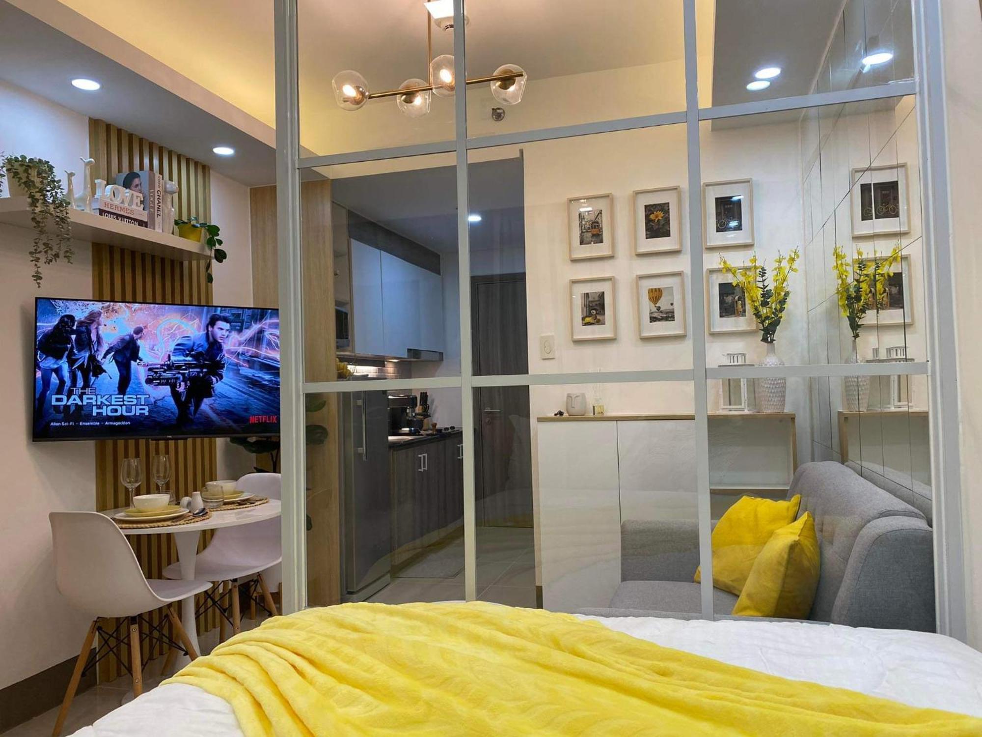 1br W/ Balcony Near Megamall: The Admiral's Lounge * Manila