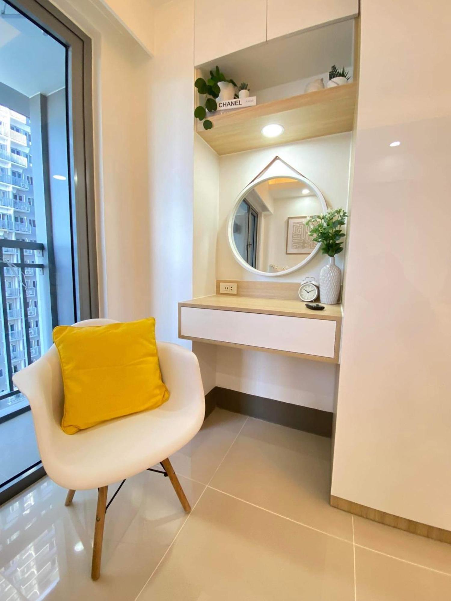 1br W/ Balcony Near Megamall: The Admiral's Lounge *