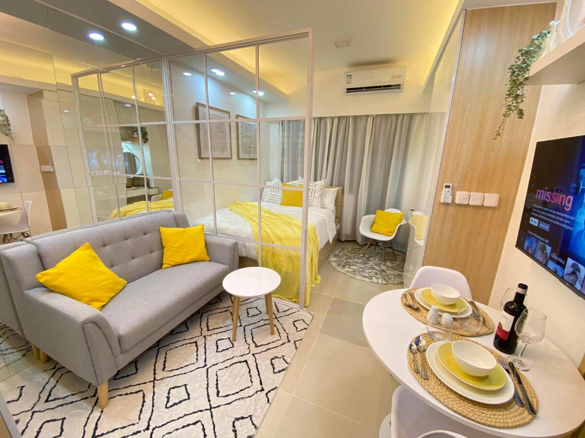1br W/ Balcony Near Megamall: The Admiral's Lounge Apartment Manila