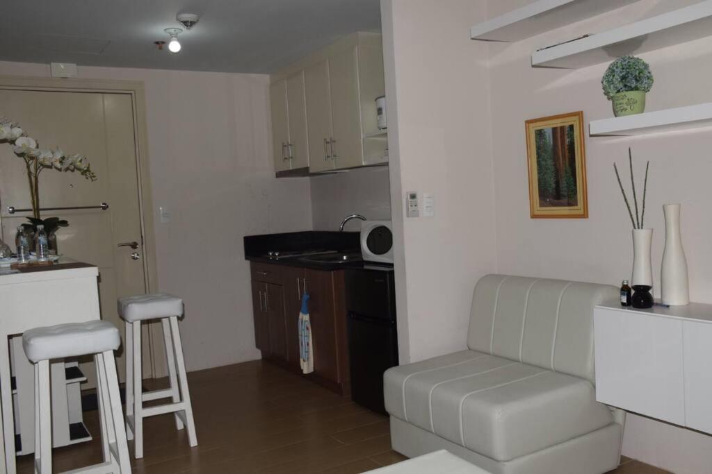 Spotless Cozy Unit @ 150 Newport Across Naia T3 Apartment