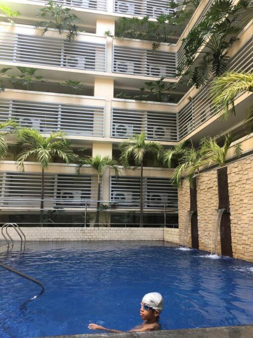 Spotless Cozy Unit @ 150 Newport Across Naia T3 Apartment Manila