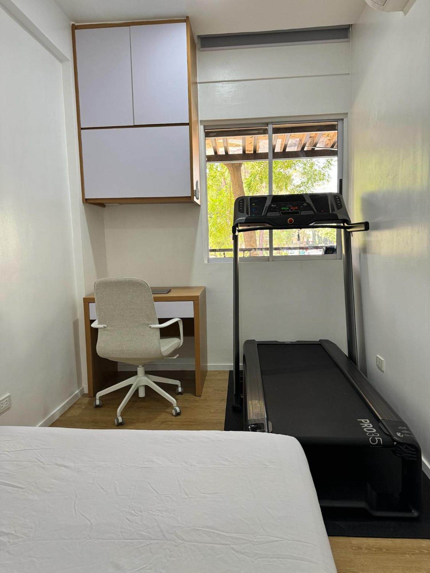 Stylish Staycation Near Bgc W/ Cinema *