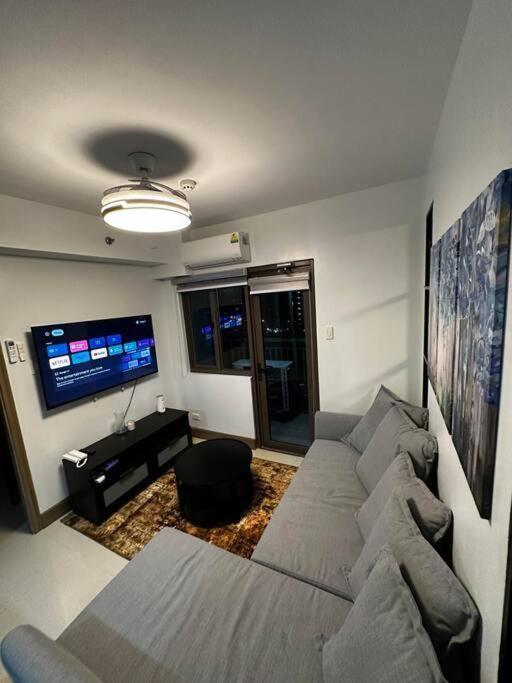 Apartment S Residences 2bedroom W/ Balcony At Entertainment Pasay *