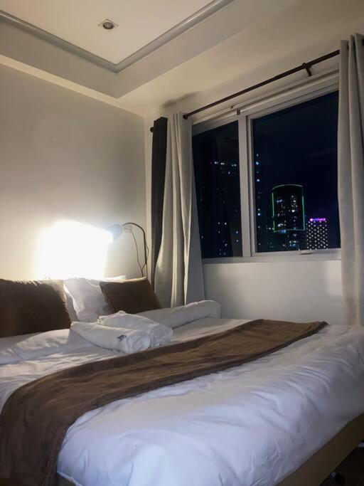 Apartment Bgc Stays+free Pool&gym Access,200 Mbps Manila