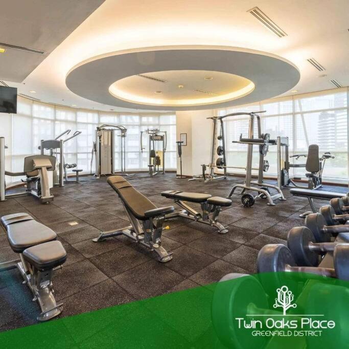 Apartment 2 Bedroom Loft At Twin Oaks Place *