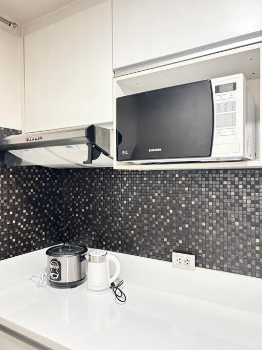 2 Bedroom Loft At Twin Oaks Place *