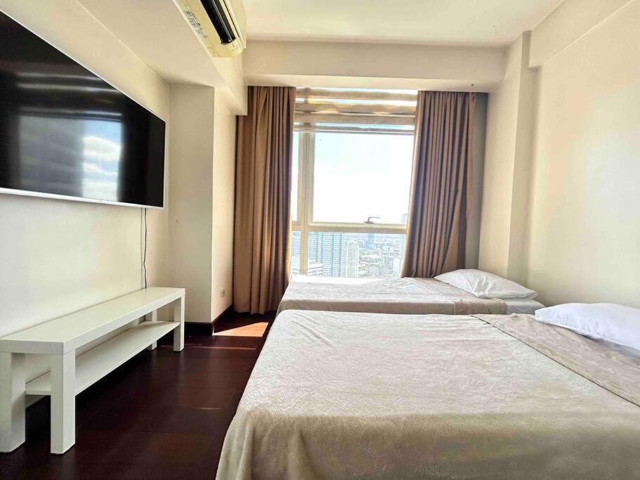 2 Bedroom Loft At Twin Oaks Place Manila