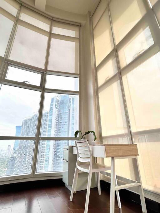 2 Bedroom Loft At Twin Oaks Place Apartment