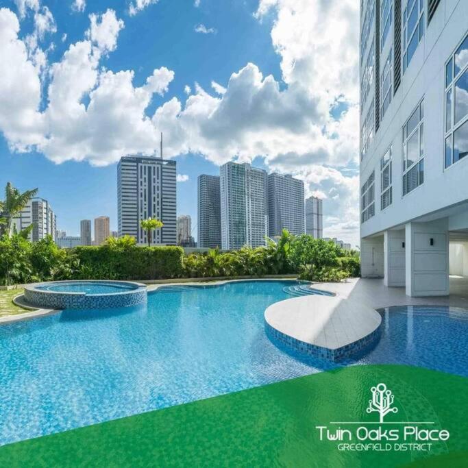 Apartment 2 Bedroom Loft At Twin Oaks Place Manila