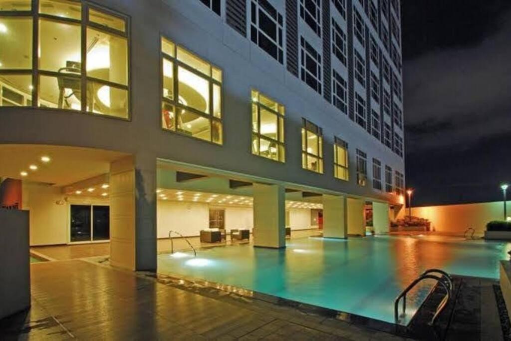 2 Bedroom Loft At Twin Oaks Place Manila