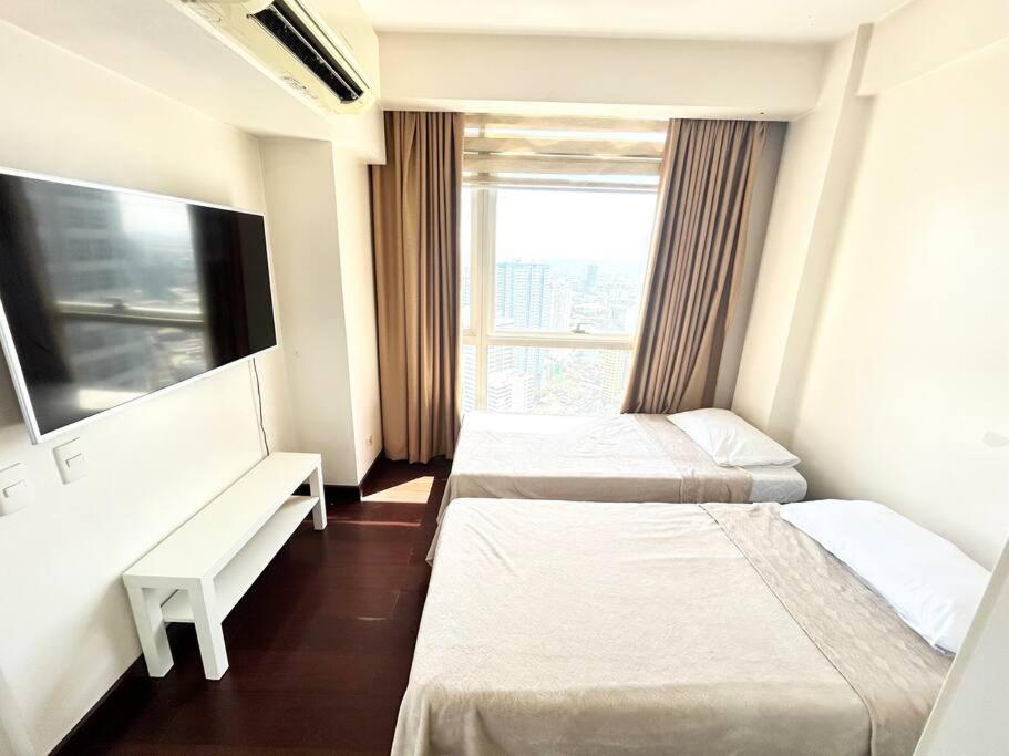 2 Bedroom Loft At Twin Oaks Place * Manila