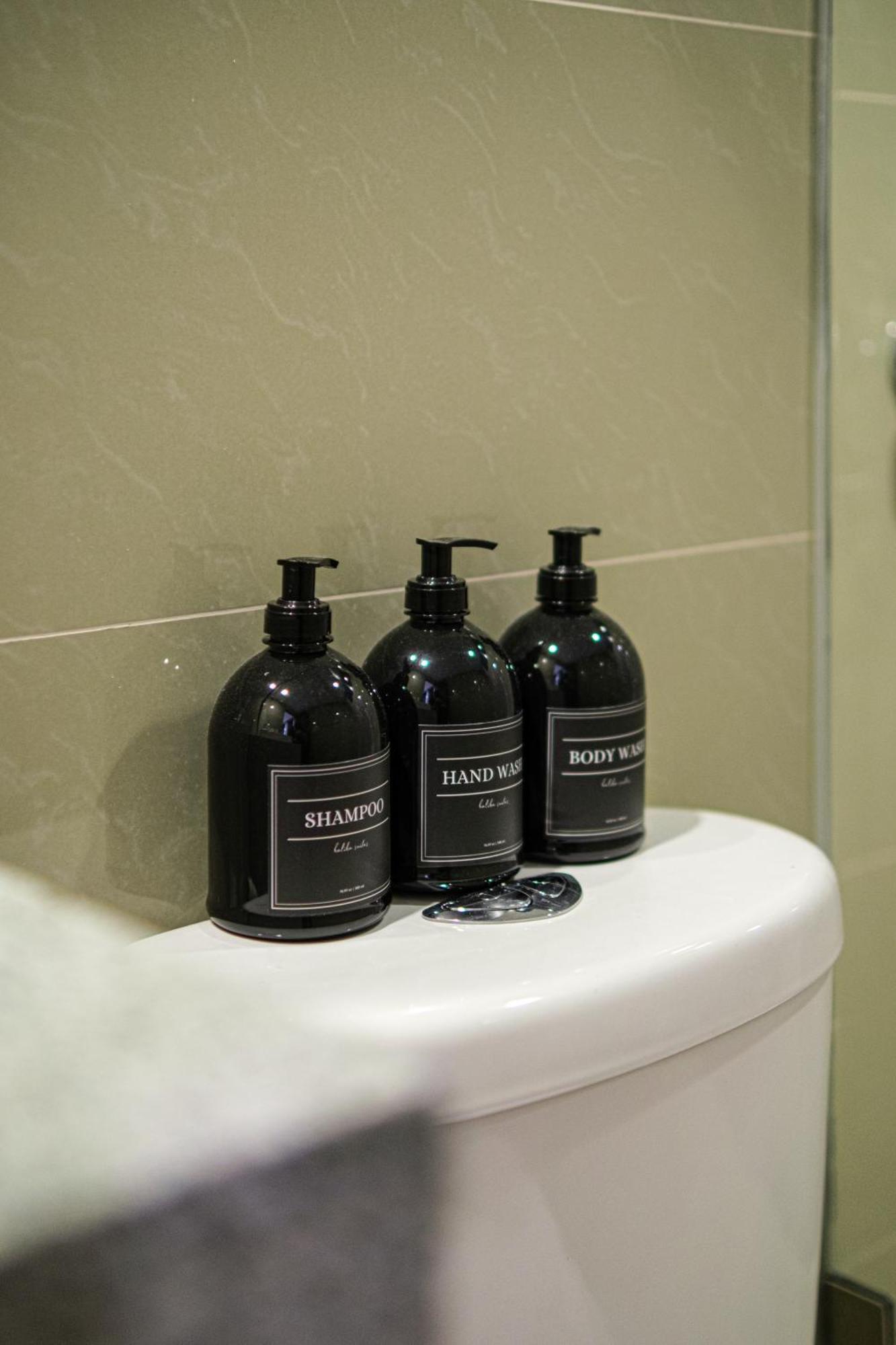 Premium 3br Uptownbgc W/ Bathtub & Balcony Apartment *