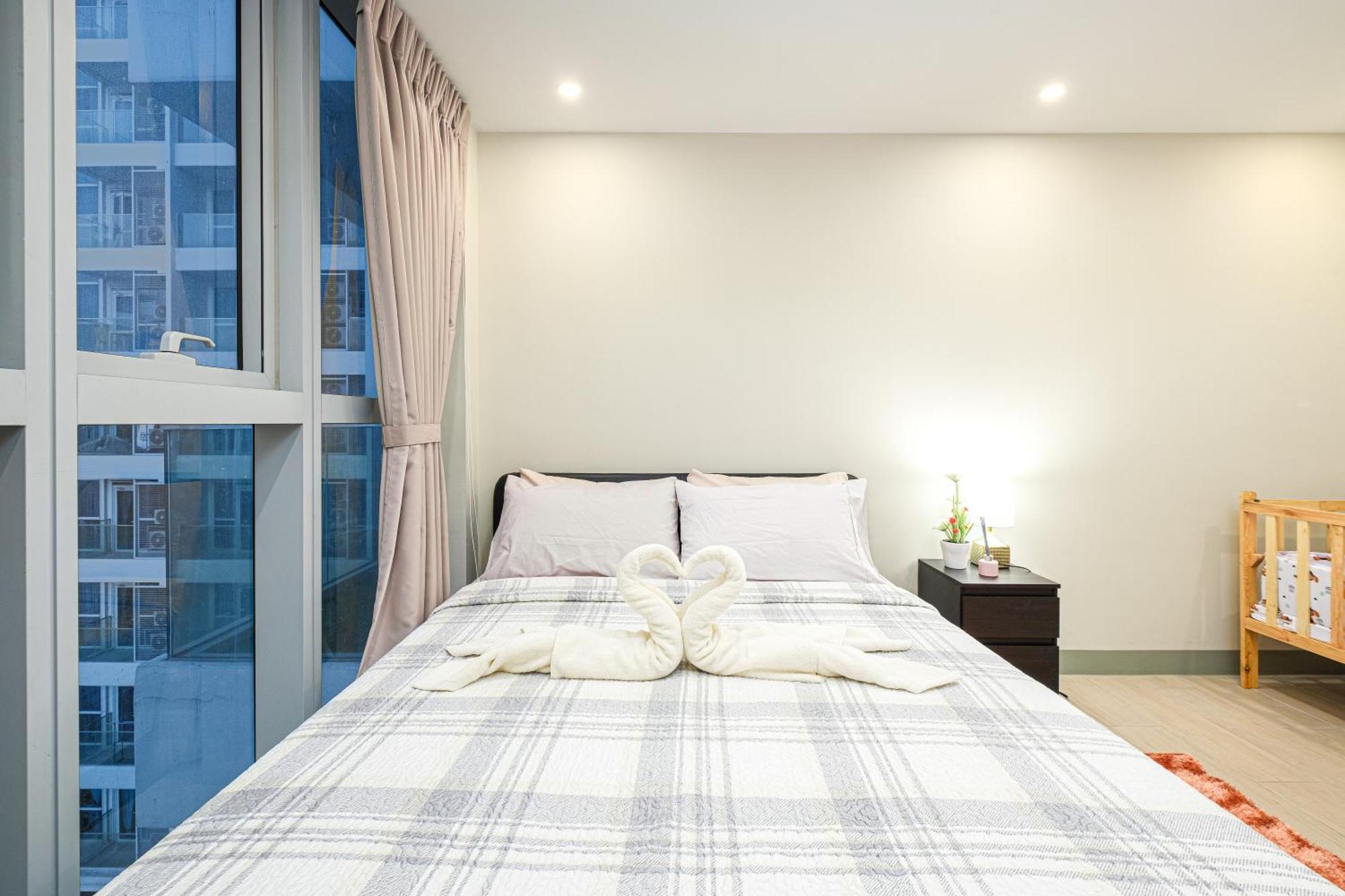 Premium 3br Uptownbgc W/ Bathtub & Balcony Apartment *