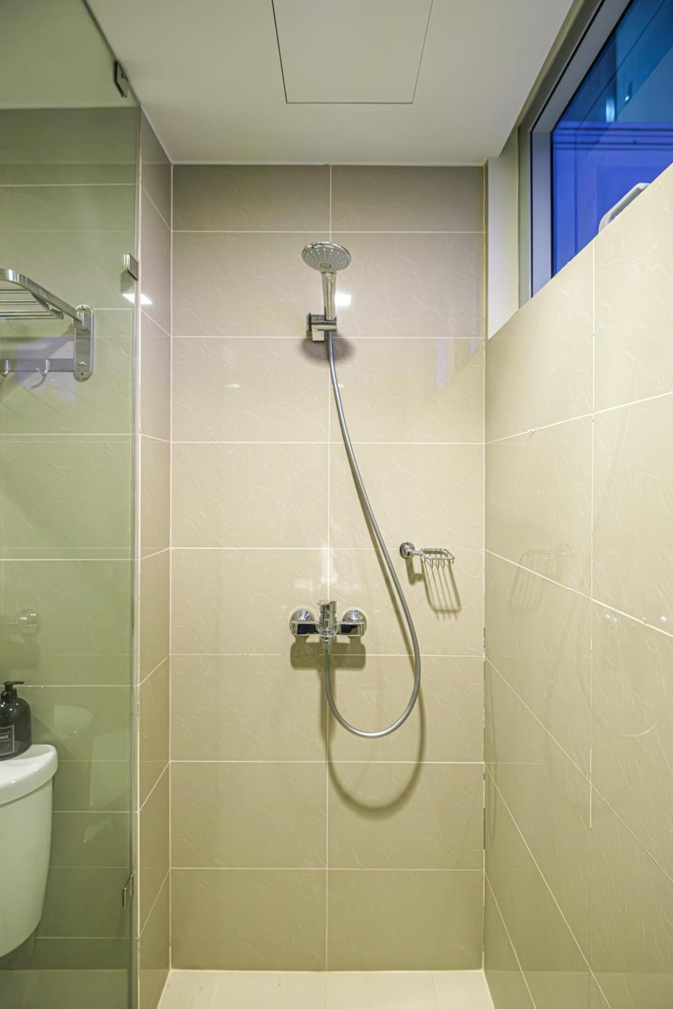 Apartment Premium 3br Uptownbgc W/ Bathtub & Balcony