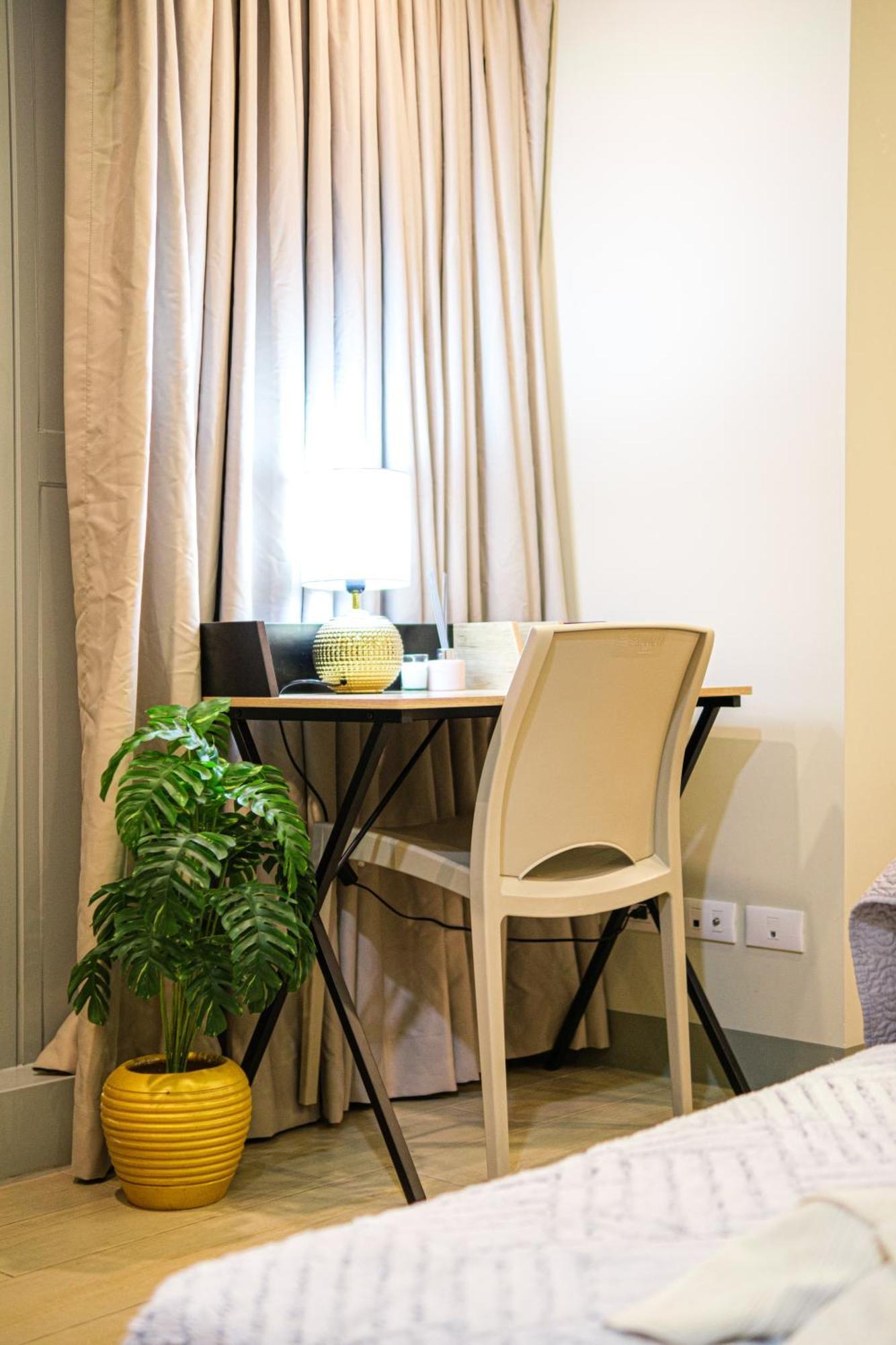 Premium 3br Uptownbgc W/ Bathtub & Balcony *