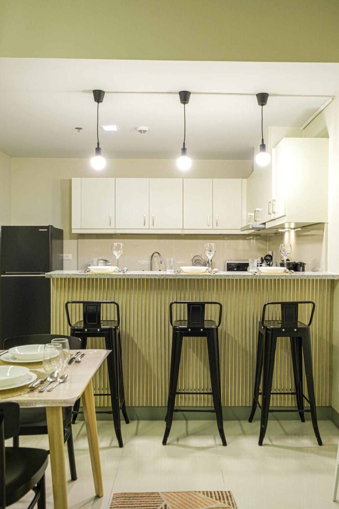 Premium 3br Uptownbgc W/ Bathtub & Balcony * Manila