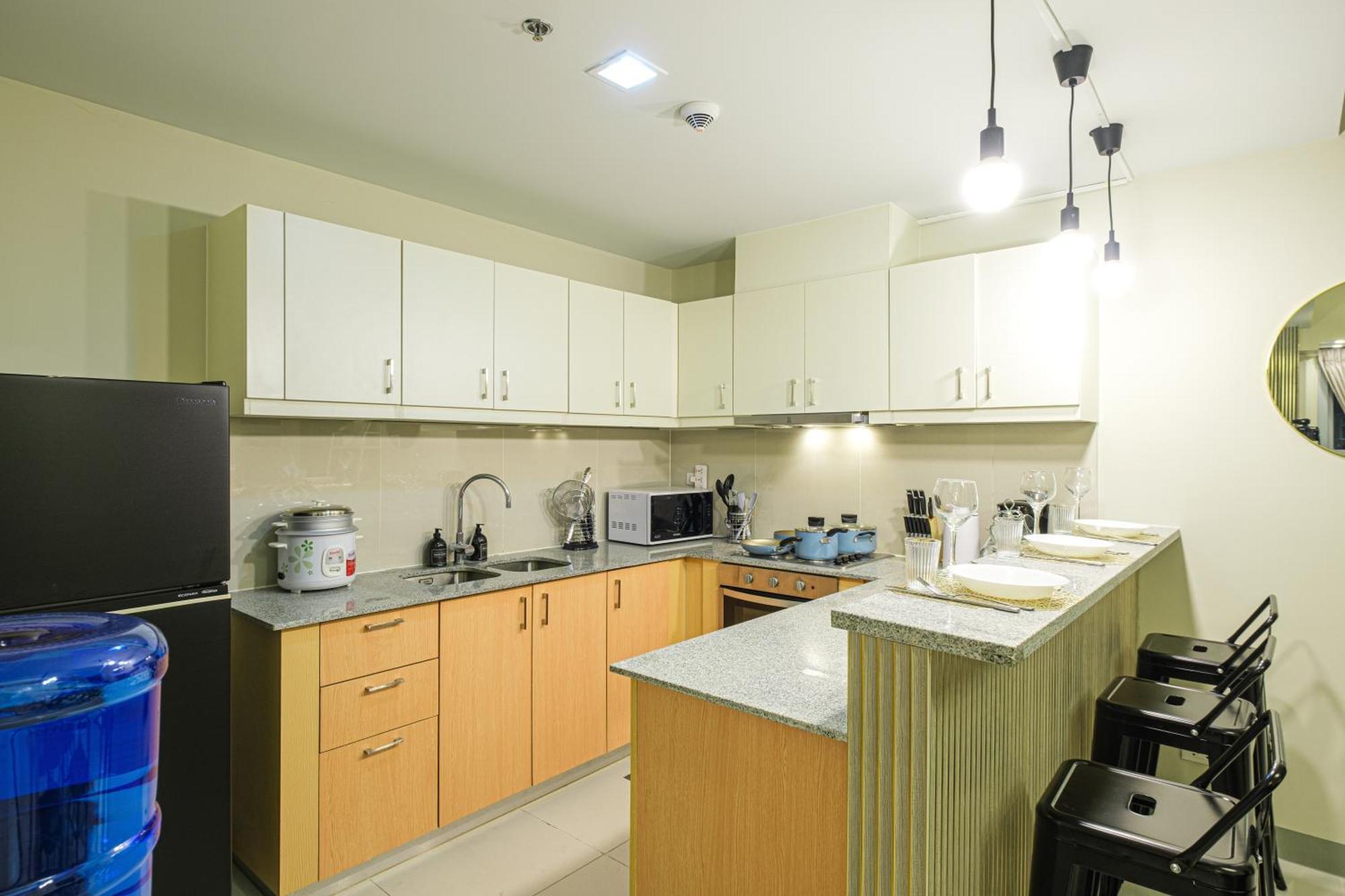 Premium 3br Uptownbgc W/ Bathtub & Balcony Apartment Manila