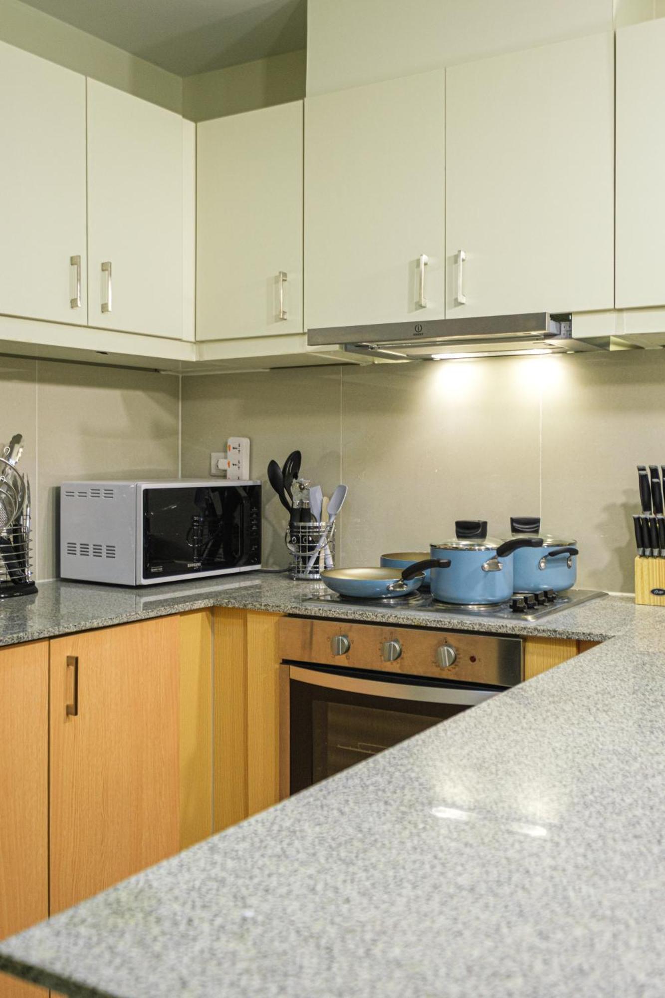 Premium 3br Uptownbgc W/ Bathtub & Balcony