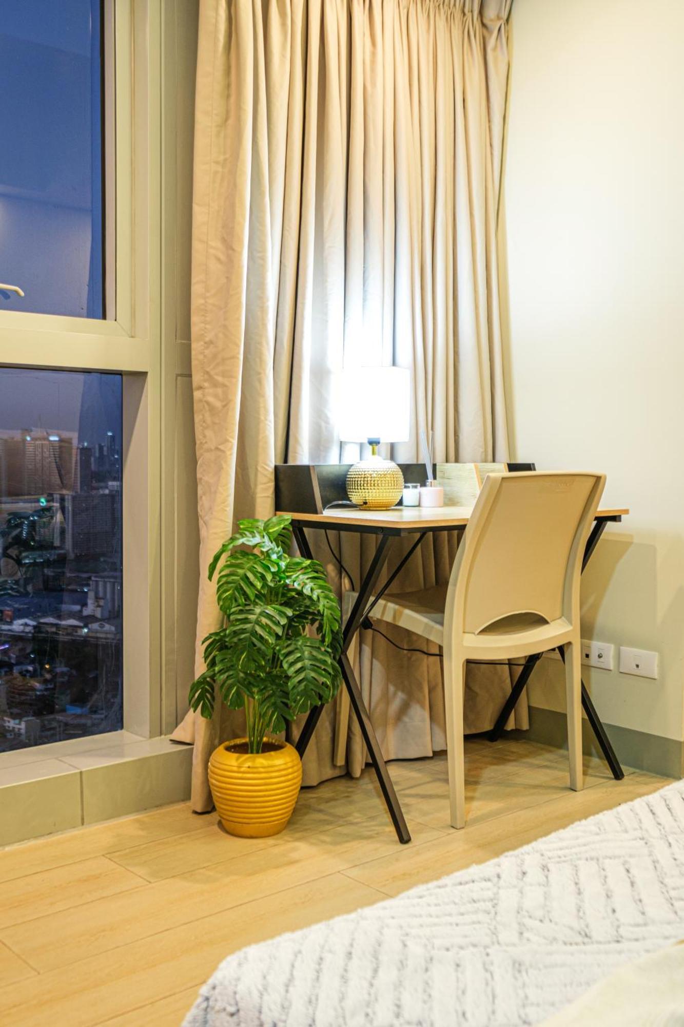 Premium 3br Uptownbgc W/ Bathtub & Balcony Manila