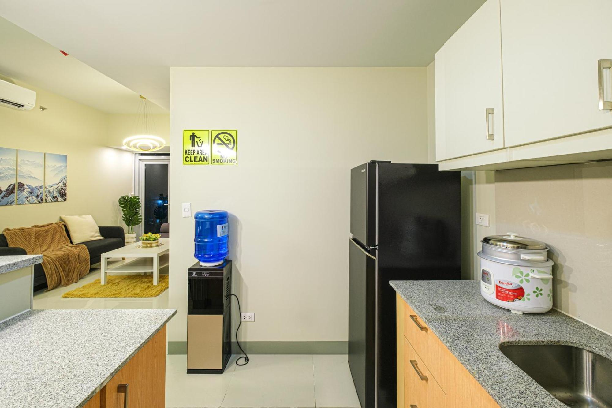 Premium 3br Uptownbgc W/ Bathtub & Balcony Apartment