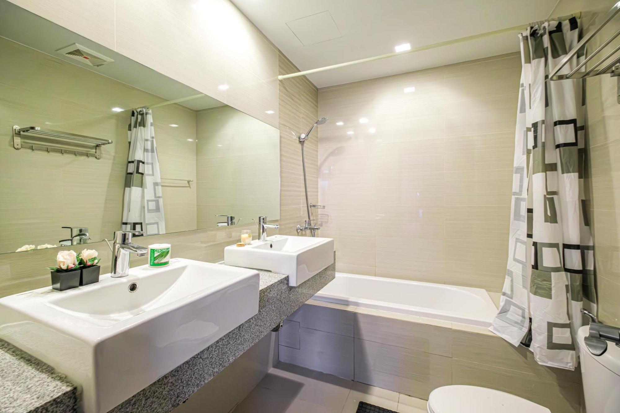 Apartment Premium 3br Uptownbgc W/ Bathtub & Balcony Manila