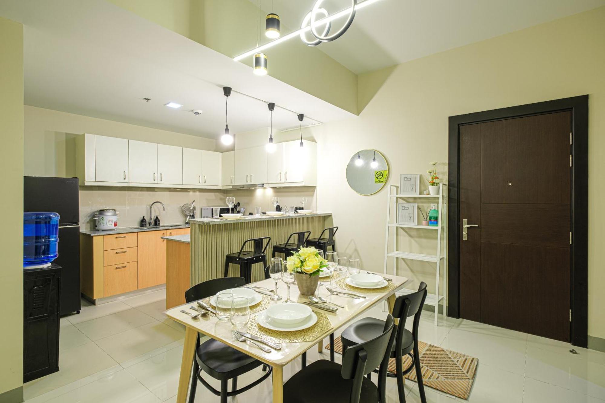 Premium 3br Uptownbgc W/ Bathtub & Balcony * Manila