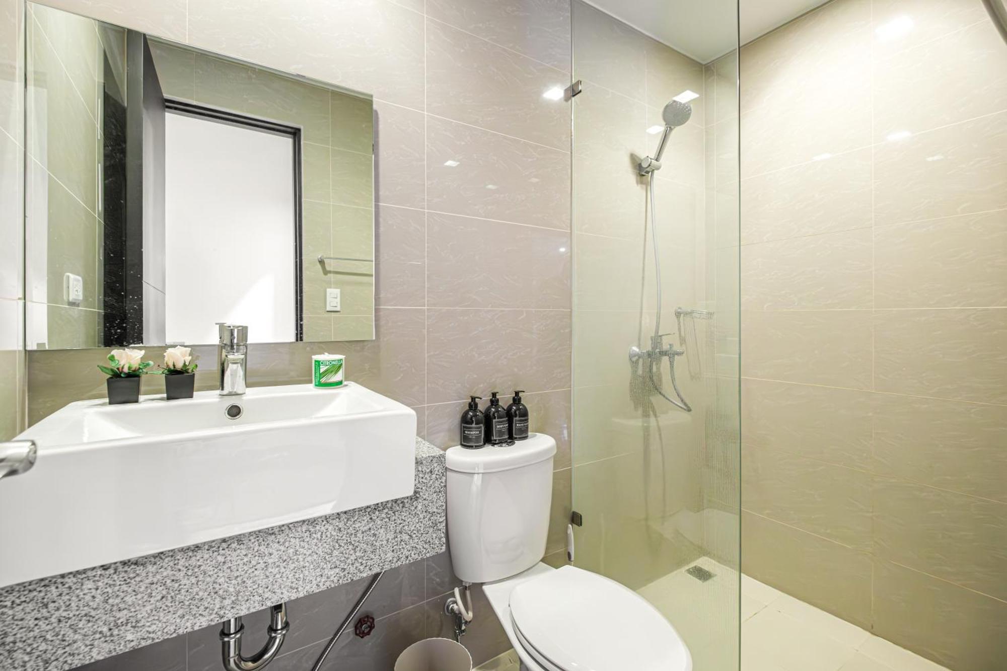 Premium 3br Uptownbgc W/ Bathtub & Balcony Apartment