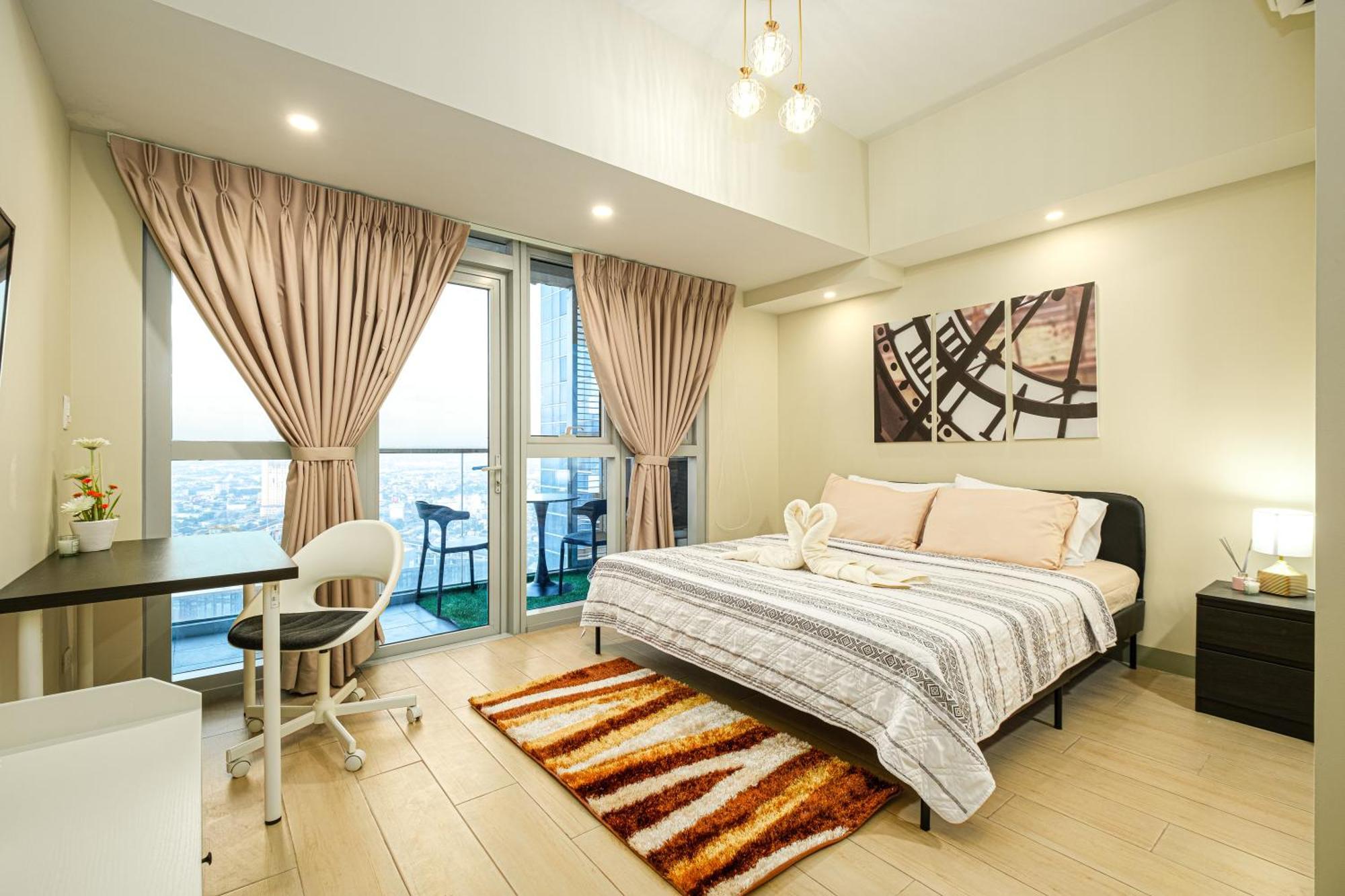 Premium 3br Uptownbgc W/ Bathtub & Balcony Apartment *