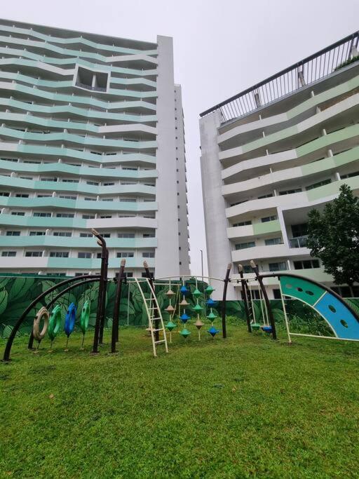 Private W/ Balcony Near Batasan, Ateneo, Up, Diliman, The Residences At Commonwealth Apartment *