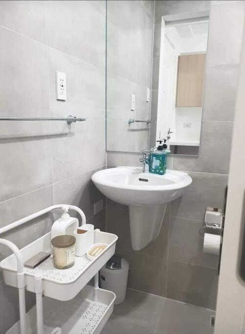 Private W/ Balcony Near Batasan, Ateneo, Up, Diliman, The Residences At Commonwealth Apartment