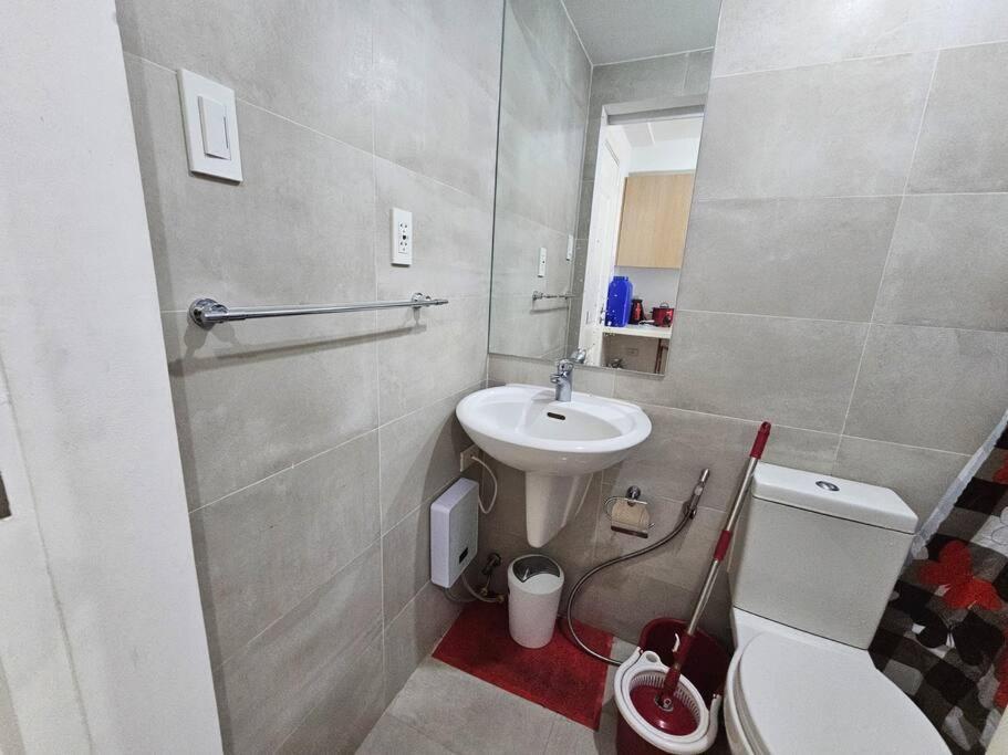 Apartment Private W/ Balcony Near Batasan, Ateneo, Up, Diliman, The Residences At Commonwealth